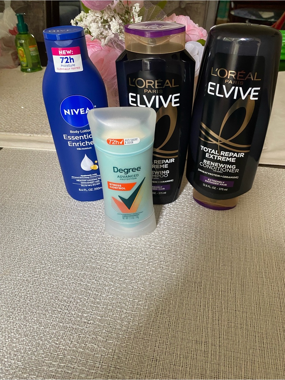 L'Oréal Elvive Total Repair Extreme Shampoo & Conditioner - Black and Gold